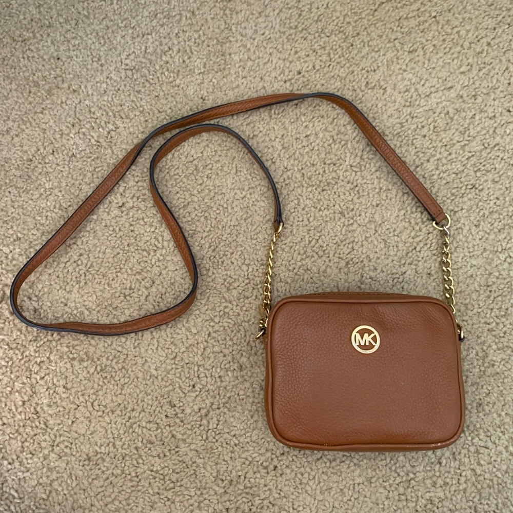 Michael Kors Luggage Brown Crossbody Bag Gold Hardware Card Case Zipper Chain
